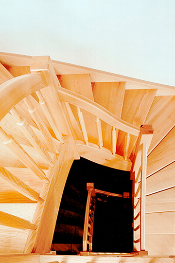 Raumtreppe in Esche