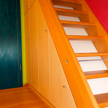 Treppe und Einbauschrank