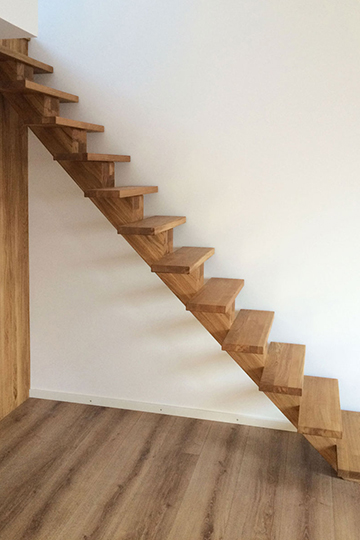 Treppe freischwebend